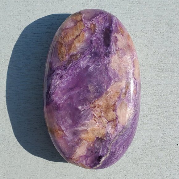 Charoite Oval Palm Stone from Syberia (F1) - Picture 3 of 4